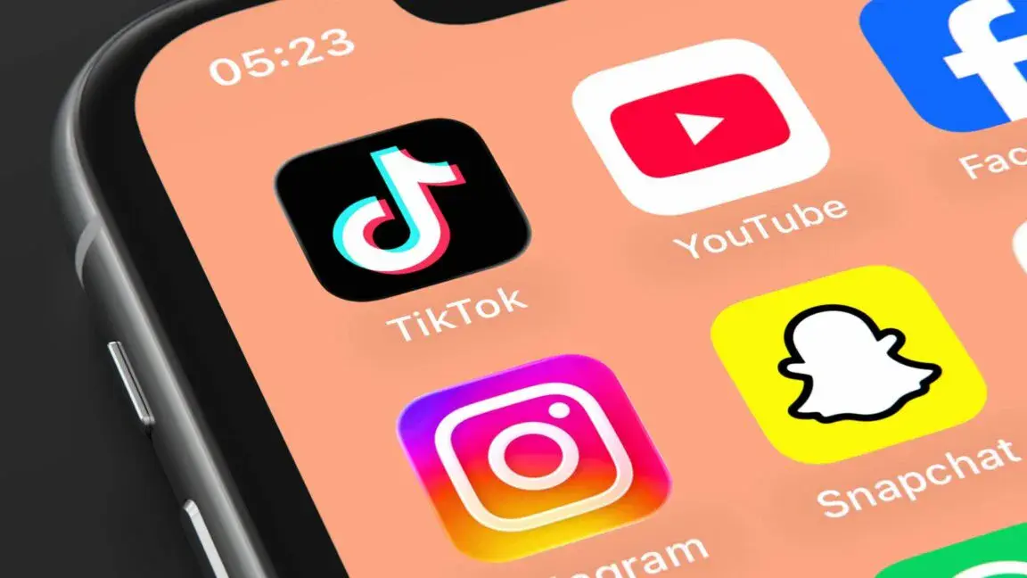 Großbritannien verbietet soziale Medien für unter 16-Jährige – nächtliche Ausgangssperren möglich