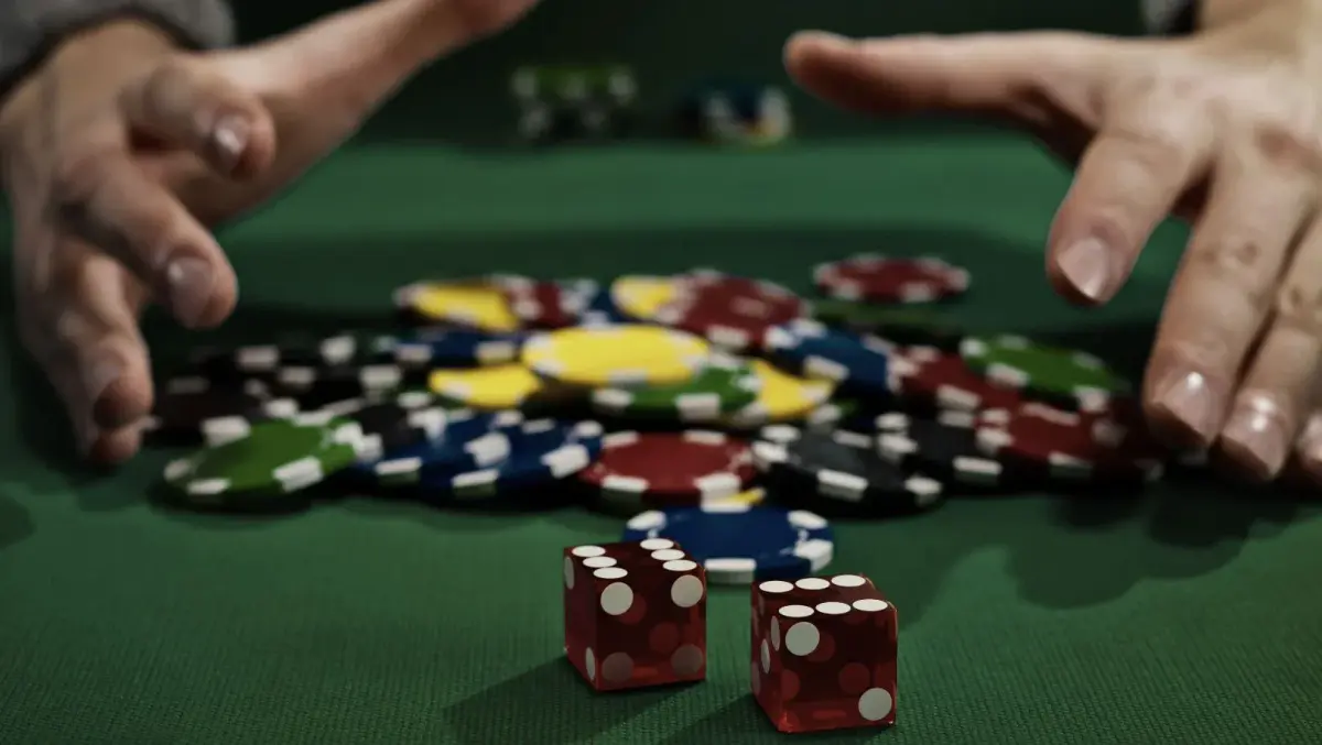 Spanien blockiert Kalshi und Polymarket wegen fehlender Glücksspiel-Lizenzen