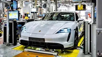 Taycan-Flaute: Porsche drosselt Produktion in Zuffenhausen